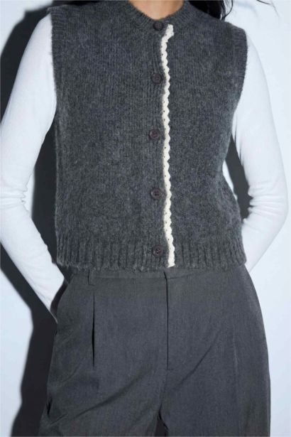 Oversize Fit Crew Neck Vest