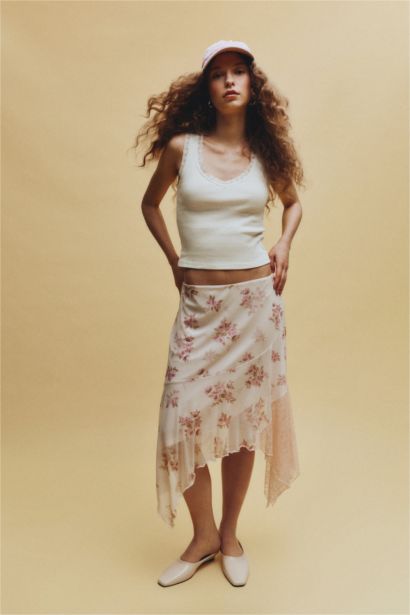 Asymmetric Floral Tulle Combed Lining Normal Waist Mini Knitted Skirt