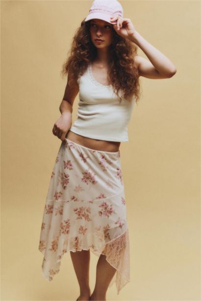 Asymmetric Floral Tulle Combed Lining Normal Waist Mini Knitted Skirt