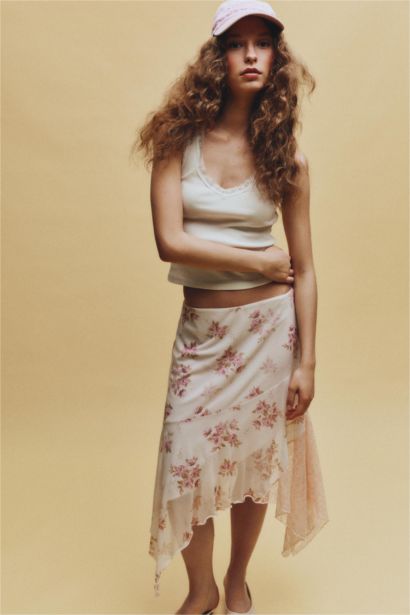 Asymmetric Floral Tulle Combed Lining Normal Waist Mini Knitted Skirt