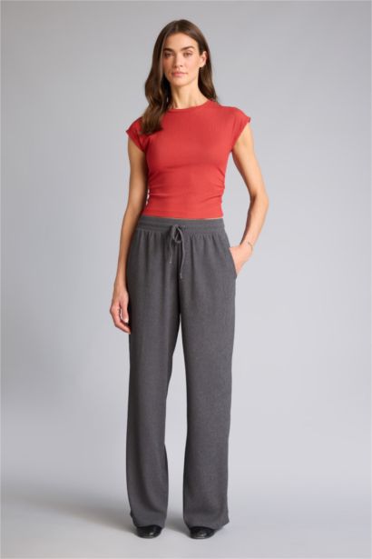 Футболка Slim Fit из ткани букле с круглым вырезом и коротким рукавом