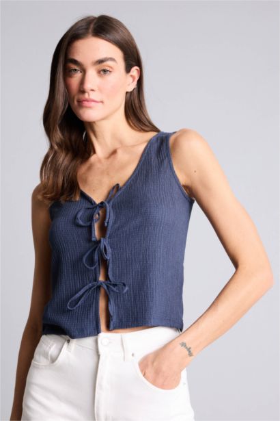 Майка стандартного кроя с V-образным вырезом креп для женщин