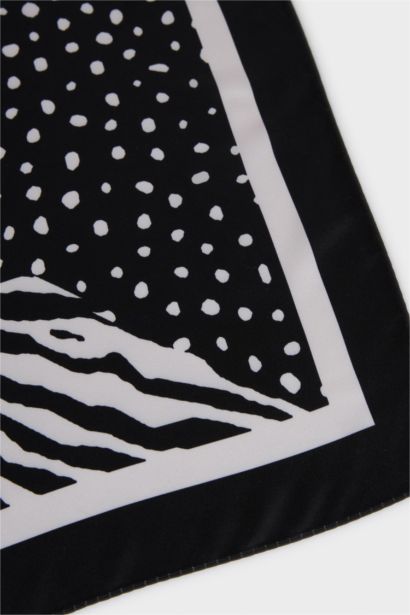 Woman Zebra Print Foulard