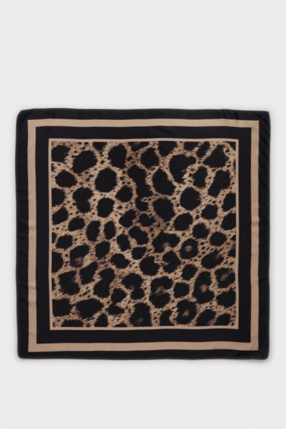 Woman Animal Print Foulard