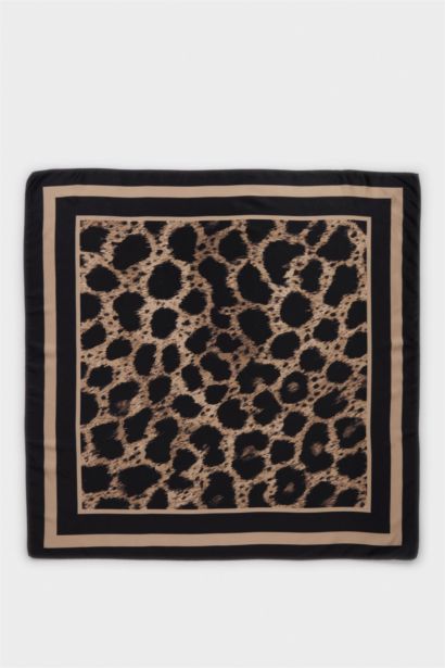 Woman Animal Print Foulard
