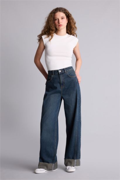 بنطلون جينز باريل فيت بحافة مطوية وخصر عالي