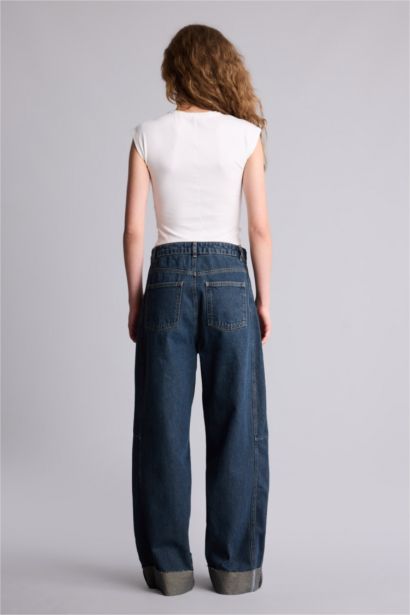 بنطلون جينز باريل فيت بحافة مطوية وخصر عالي