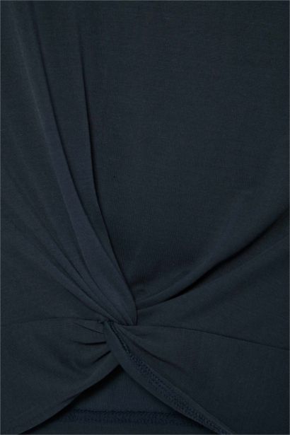 Crop modal Short Sleeve T-Shirt