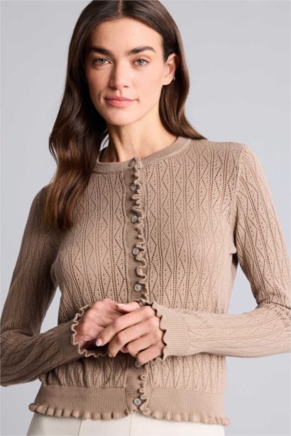 كارديجان دانتيل قصة عادية برقبة مستديرة