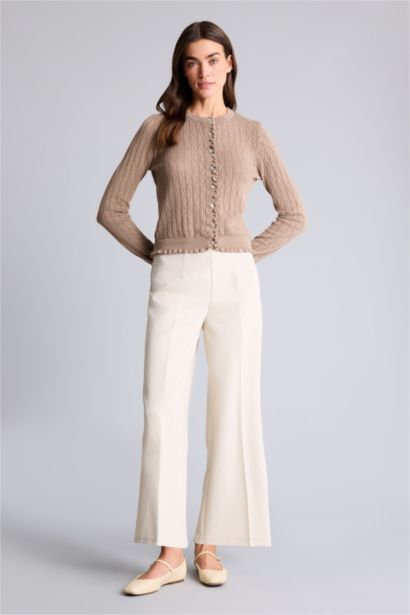 كارديجان دانتيل قصة عادية برقبة مستديرة