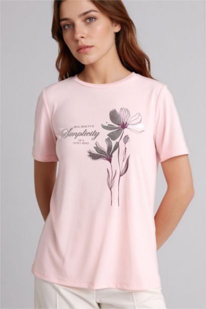 Relax Fıt Bisiklet Yaka Çiçekli Kısa Kollu Tişört