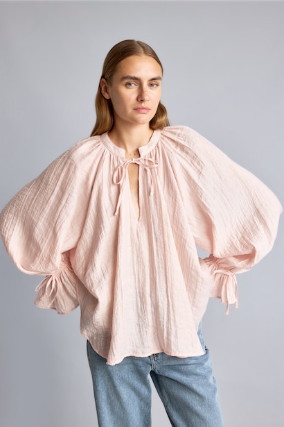 Oversize Hakim Yaka Bağcıklı Basic Bluz