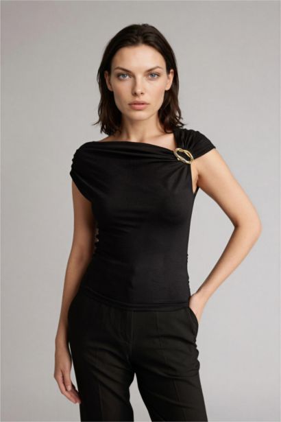 Slım Fıt Kayık Yaka Kısa Kollu Tişört