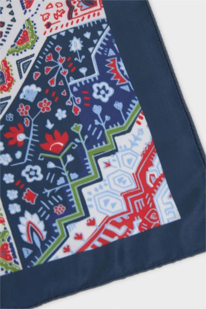 Woman Paisley Patterned Foulard