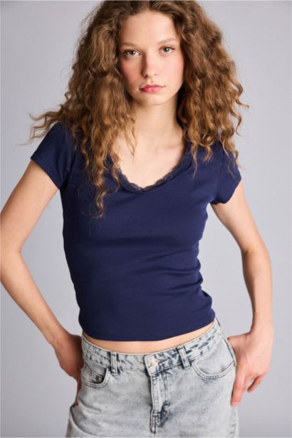 Fıtted Dantel Yaka Ribana Kısa Kollu Tişört