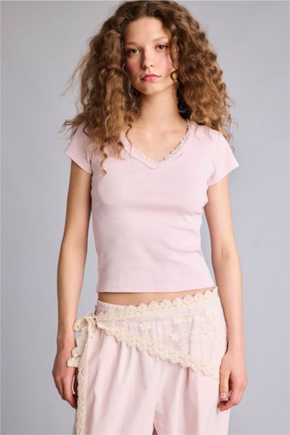 Fıtted Dantel Yaka Ribana Kısa Kollu Tişört