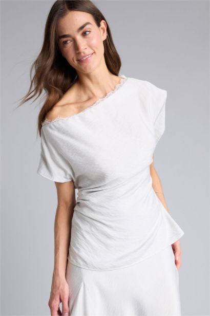 Fitted Boat Neck Short Sleeve Blouse