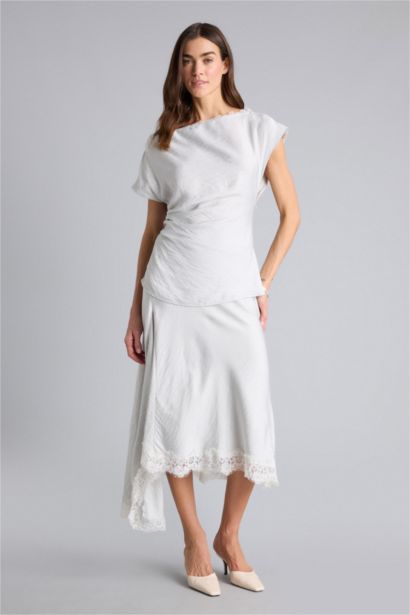 Fitted Boat Neck Short Sleeve Blouse