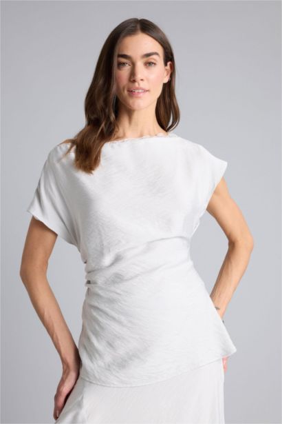 Fitted Boat Neck Short Sleeve Blouse