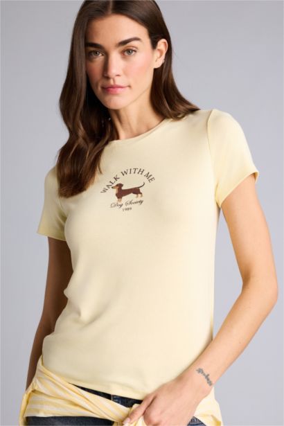 Футболка Regular Fit в рубчик с круглым вырезом принтом-слоганом и коротким рукавом