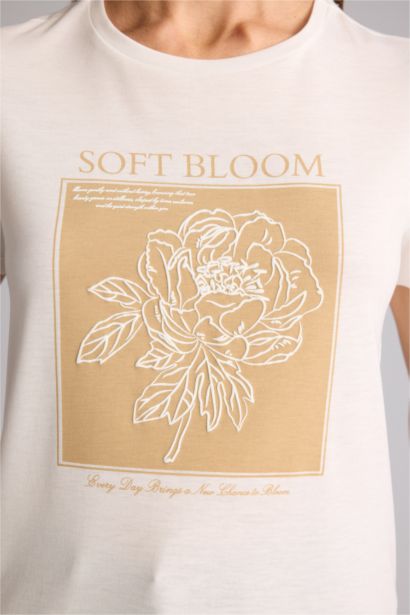 Regular Fıt Bisiklet Yaka Çiçekli Kısa Kollu Tişört