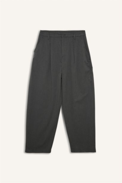 بنطلون برجل عادية