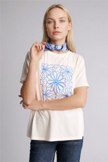 Regular Fıt Çiçekli Tişört