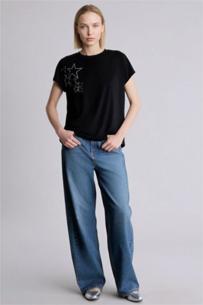 Bisiklet Yaka Taş Baskılı Kısa Kollu Tişört