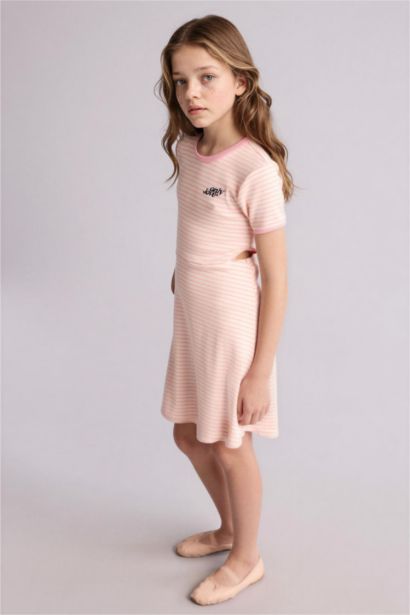 فستان قطن قصة عادية