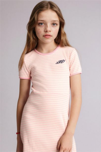 فستان قطن قصة عادية