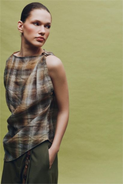 Regular Fıt Kareli Modal Kolsuz Bluz