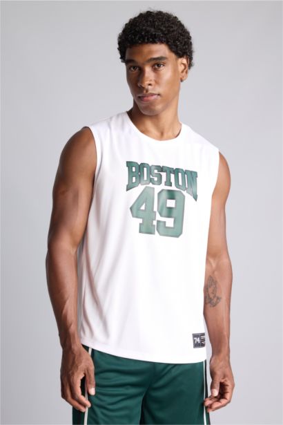 Standard Fit Crew Neck Sleeveless Tank Top