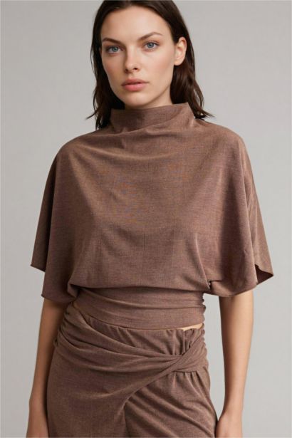 Slım Fıt Yarım Balıkçı Yaka Krep Kısa Kollu Tişört