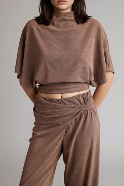 Slım Fıt Yarım Balıkçı Yaka Krep Kısa Kollu Tişört