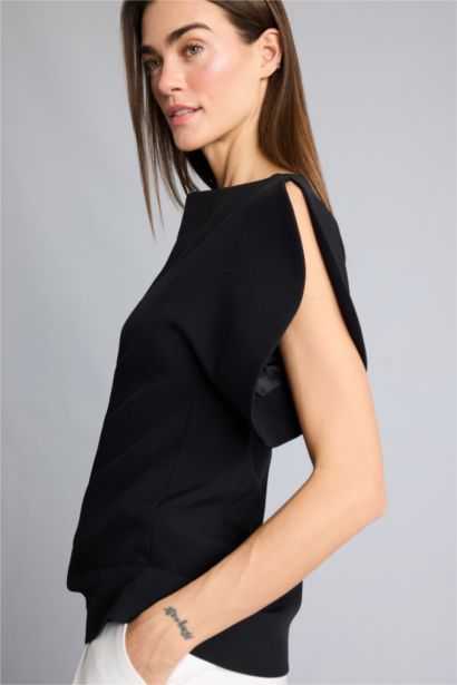 Afra x Defacto Fıtted Kayık Yaka Krep  Bluz