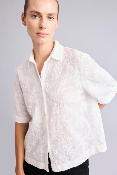 Regular Fit Embroidered White Shirt