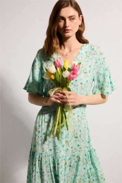 A Kesim V Yaka Baskılı Kısa Kollu Elbise