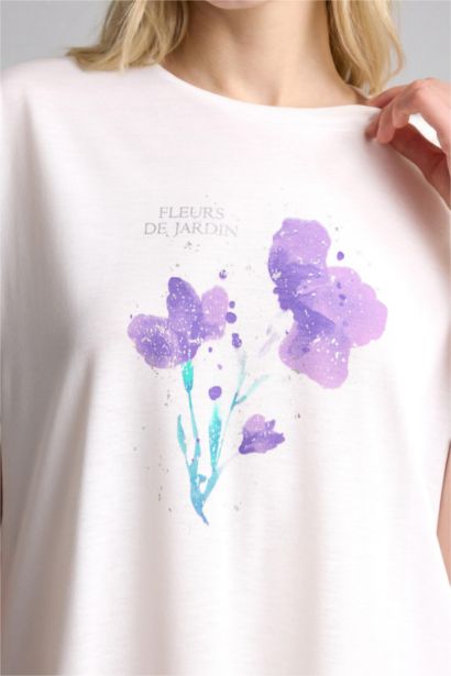 Kısa kollu Çiçek desenli Tişört