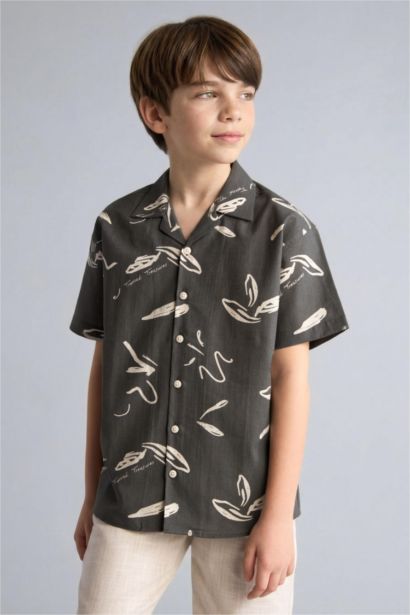 Regular Fıt Apaş Yaka Tropikal Desenli Keten Görünümlü Kısa Kollu Gömlek Erkek Çocuk