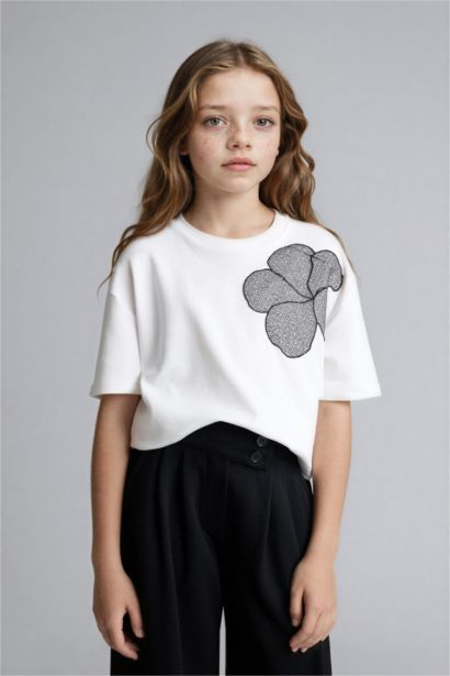 Çiçek Aplikeli Tişört Kız Çocuk