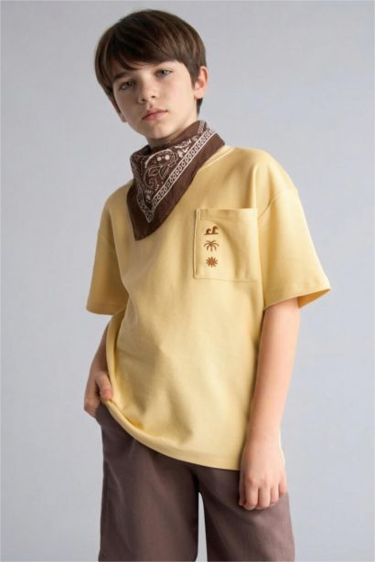 Oversıze Bisiklet Yaka Nakışlı Cep Baskılı Kısa Kollu Tişört Erkek Çocuk