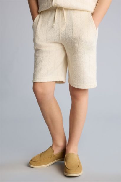 شورت ولادي قصة عادية