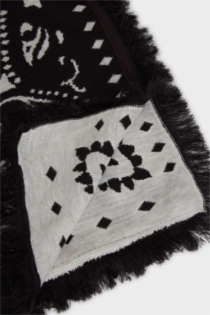 Woman Paisley Patterned Scarf