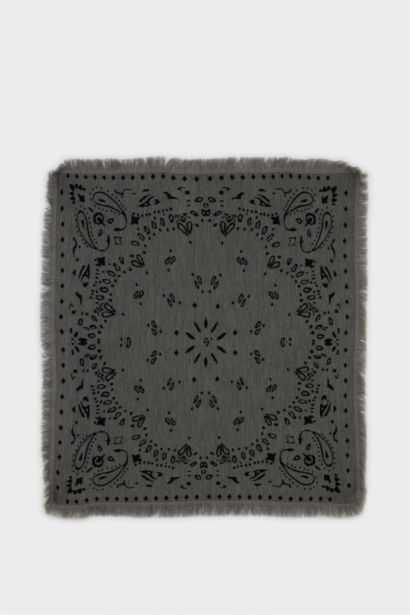 Woman Paisley Patterned Scarf