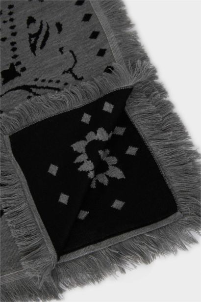 Woman Paisley Patterned Scarf