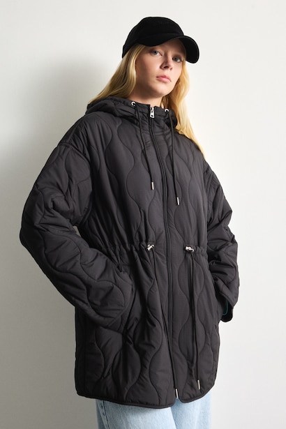 Regular Fit Su İtici Kapitone Mont