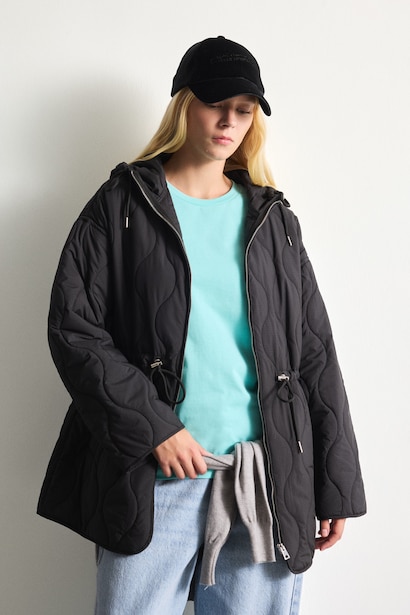 Regular Fit Su İtici Kapitone Mont