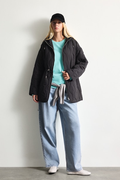 Regular Fit Su İtici Kapitone Mont