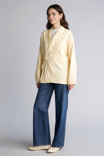 سترة بليزر قصة عادية بياقة V من قماش مجعد