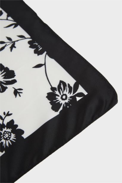 سكارف بناتي ستان منقوش